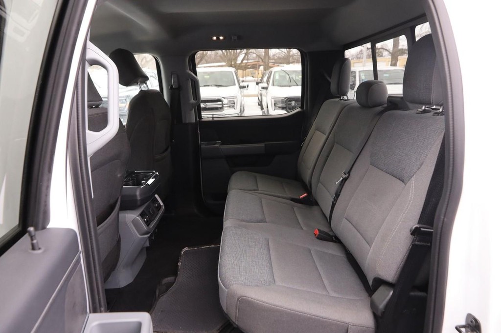 Ford F-150 Vehicle Full-screen Gallery Image 9