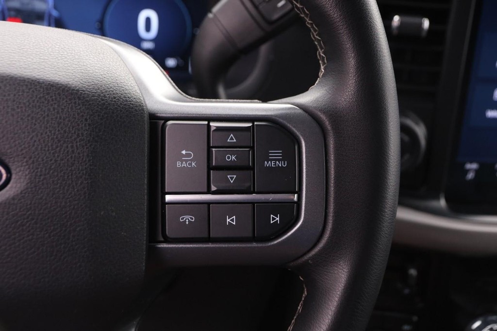 Ford F-150 Vehicle Full-screen Gallery Image 12