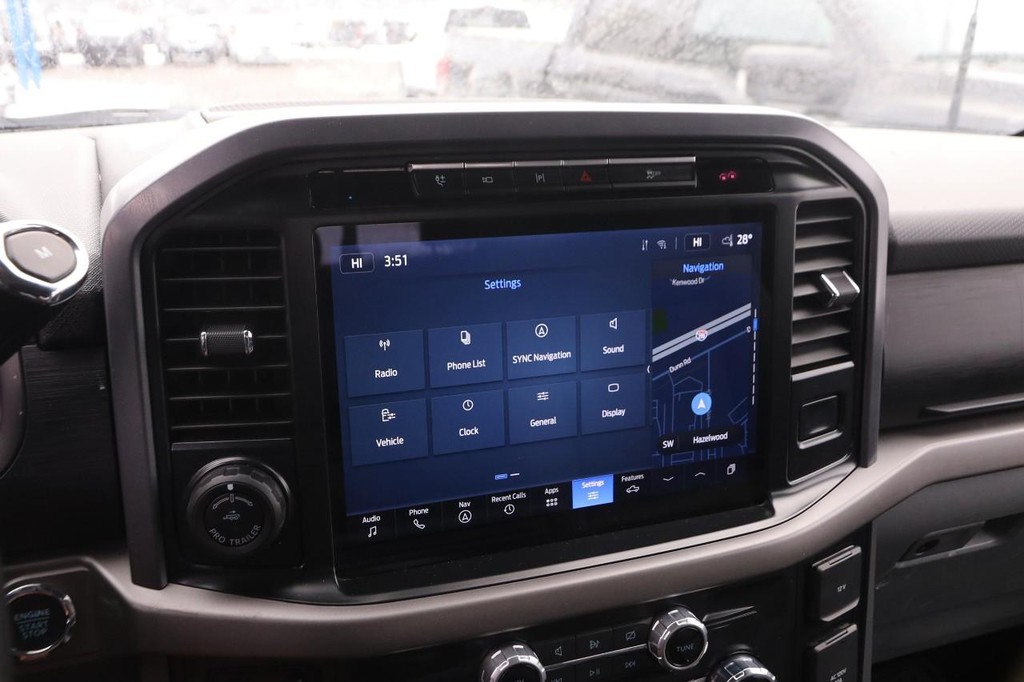 Ford F-150 Vehicle Full-screen Gallery Image 14