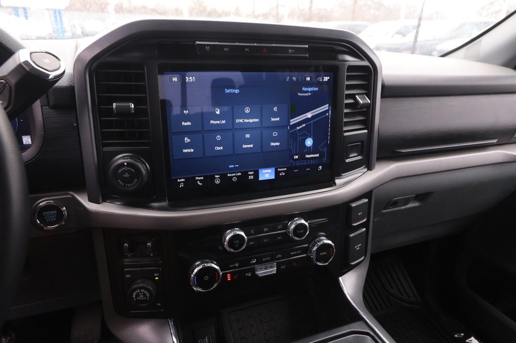 Ford F-150 Vehicle Full-screen Gallery Image 15