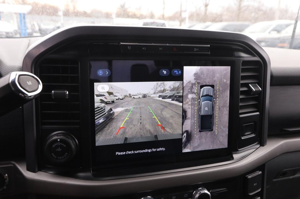 Ford F-150 Vehicle Full-screen Gallery Image 16