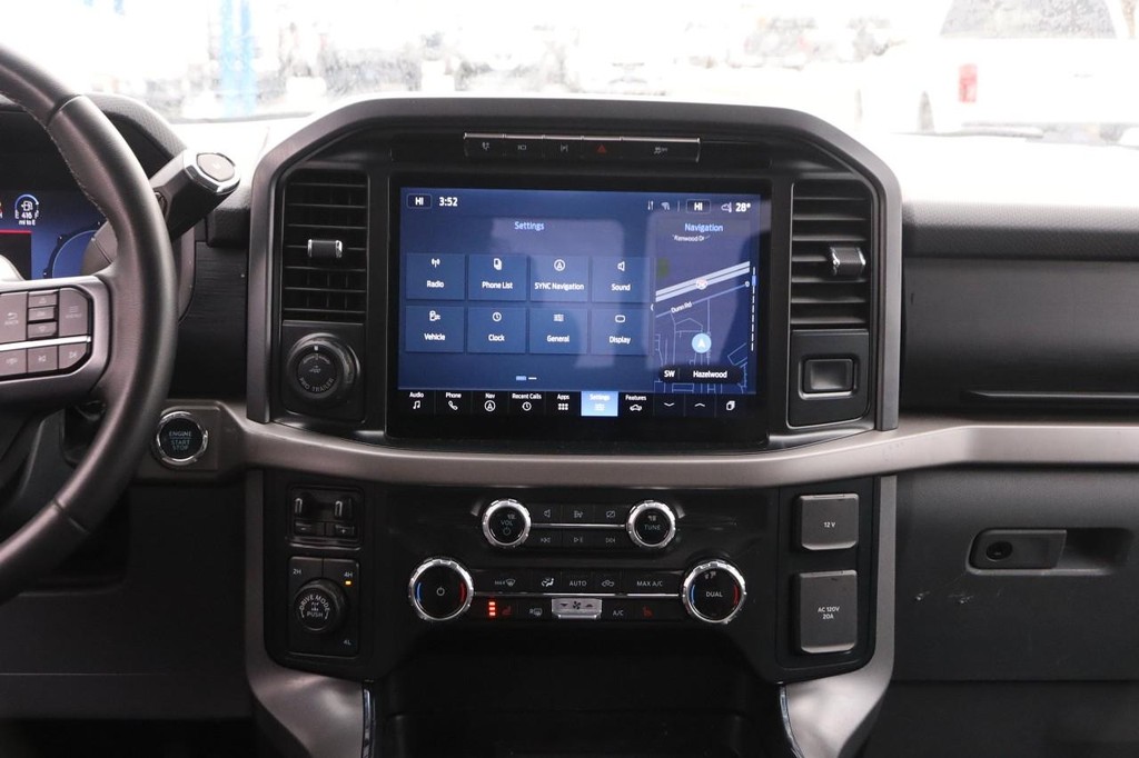 Ford F-150 Vehicle Full-screen Gallery Image 24