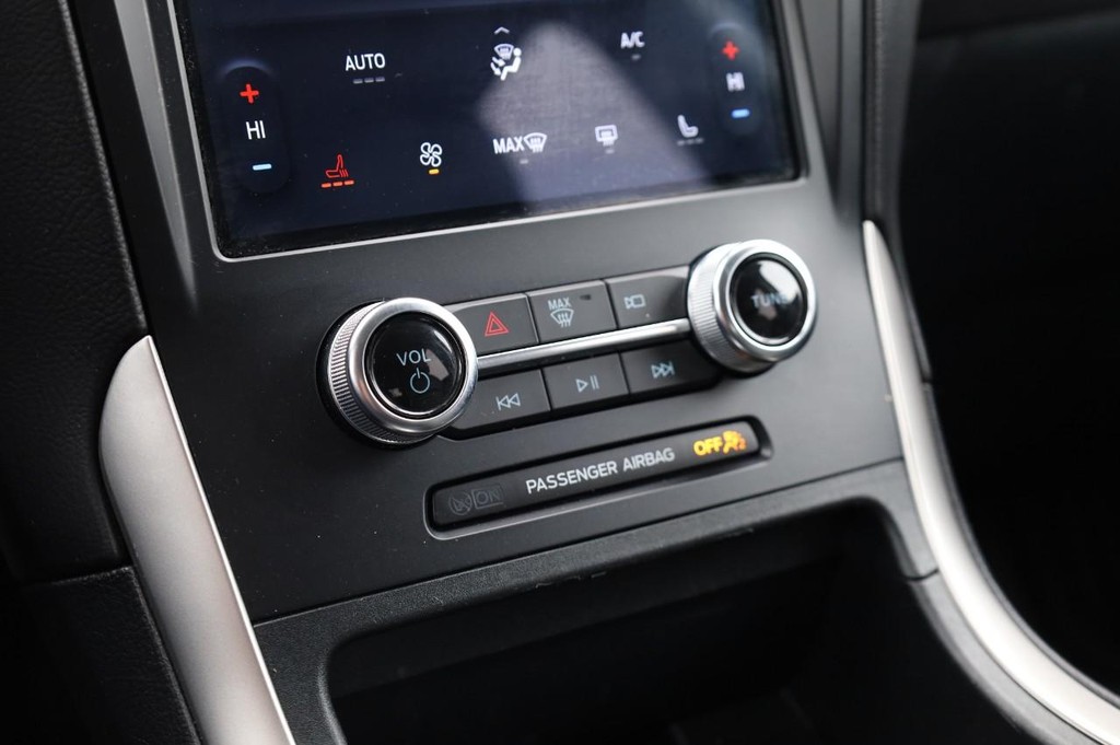 Ford Edge Vehicle Image 13