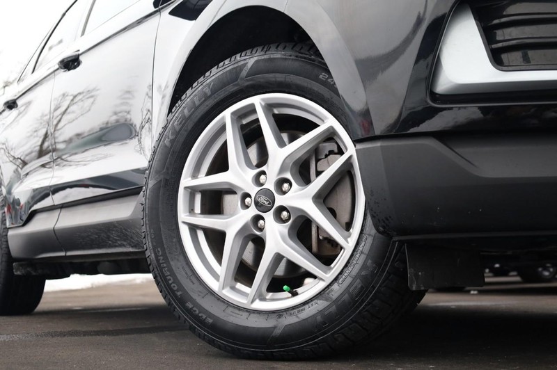 Ford Edge Vehicle Image 03