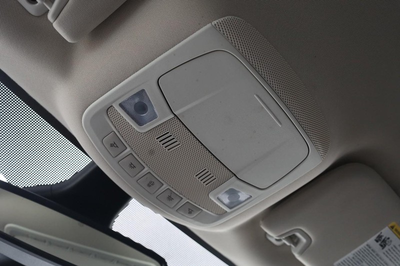 Ford Edge Vehicle Image 16