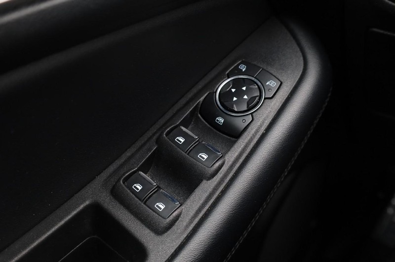 Ford Edge Vehicle Image 17