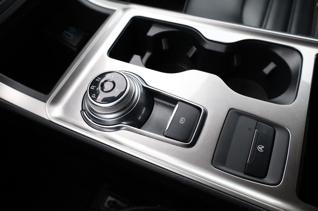 Ford Edge Vehicle Image 15