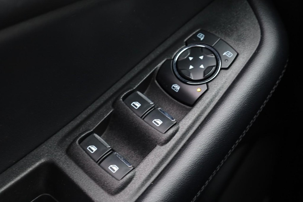 Ford Edge Vehicle Image 17