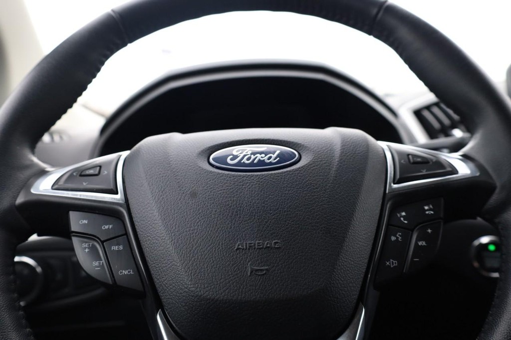 Ford Edge Vehicle Image 09