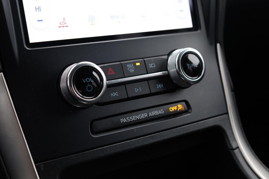 Ford Edge Vehicle Image 13