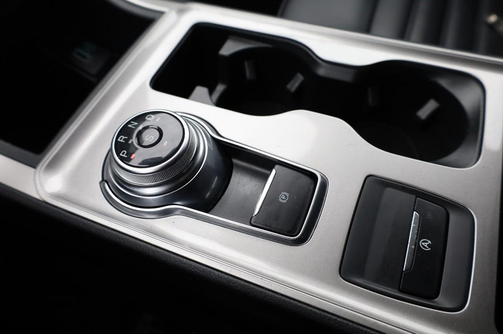 Ford Edge Vehicle Image 15