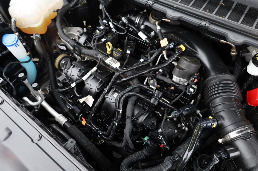 Ford Edge Vehicle Image 24