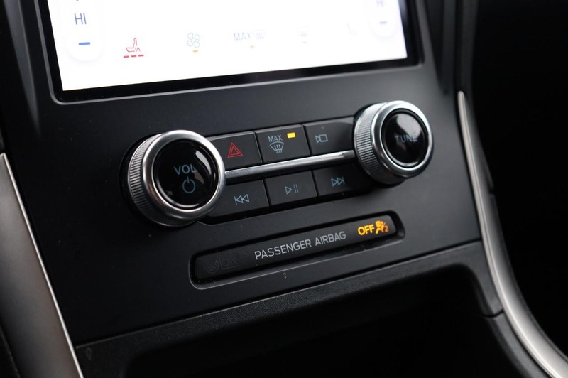 Ford Edge Vehicle Image 13