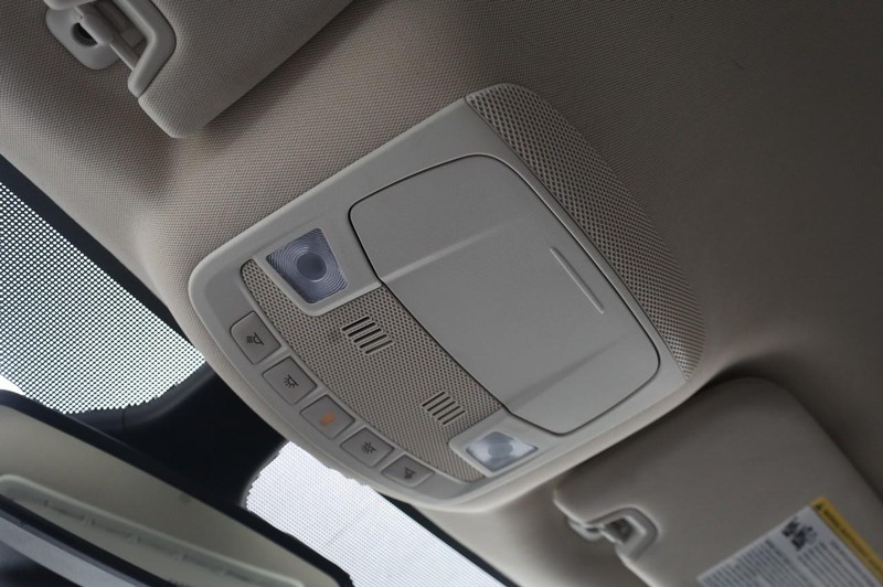 Ford Edge Vehicle Image 16