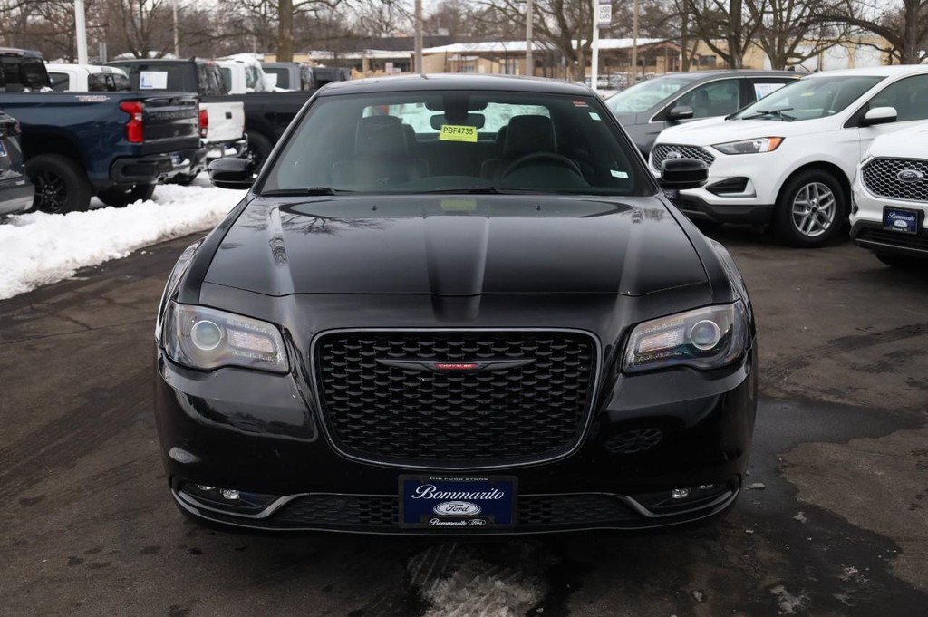 Chrysler 300 Vehicle Image 04