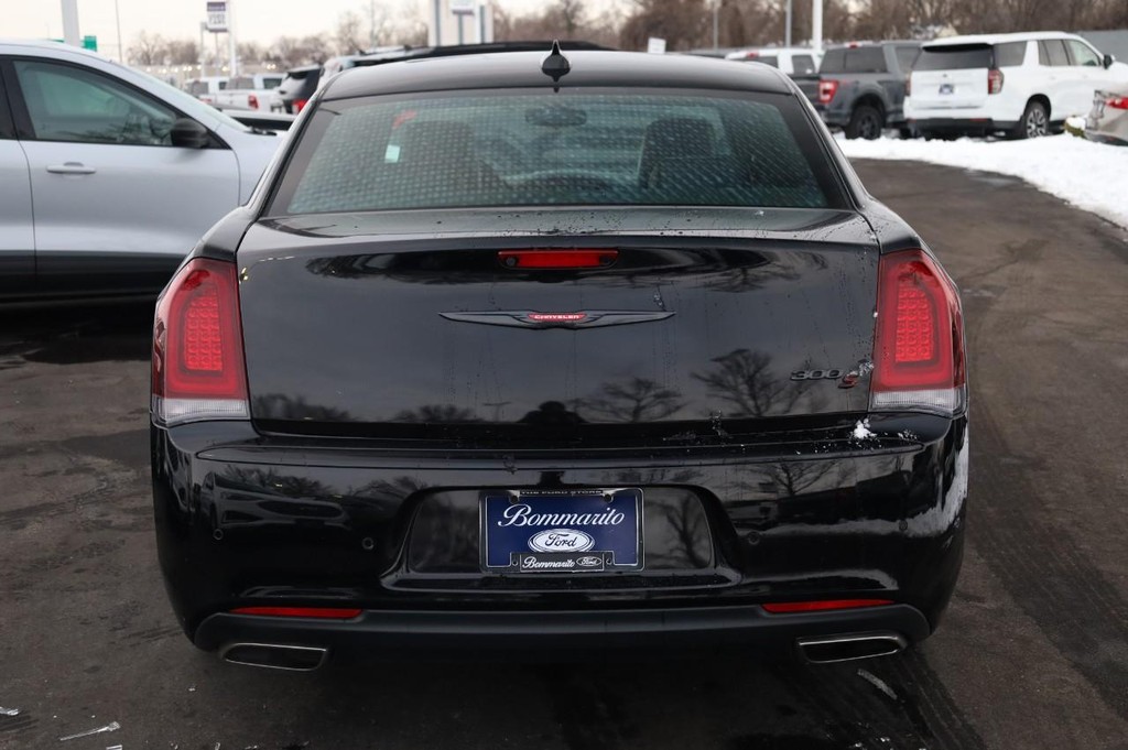 Chrysler 300 Vehicle Image 06