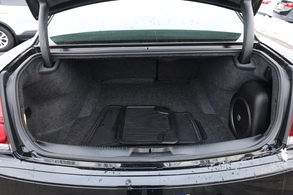 Chrysler 300 Vehicle Image 07