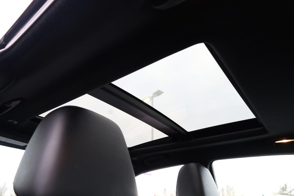 Chrysler 300 Vehicle Image 10