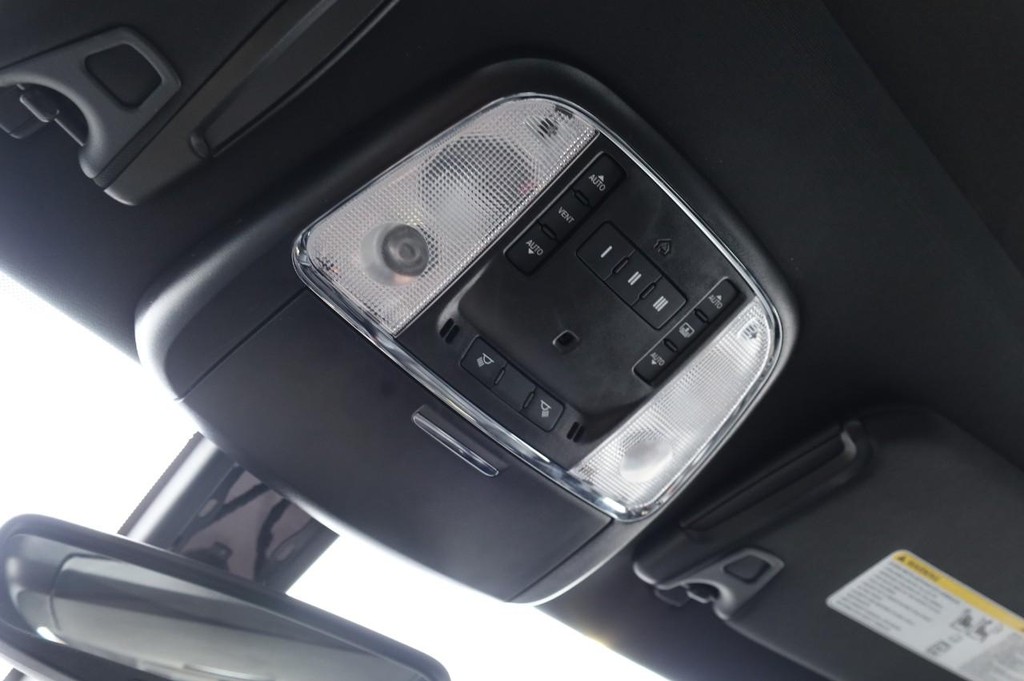 Chrysler 300 Vehicle Image 18