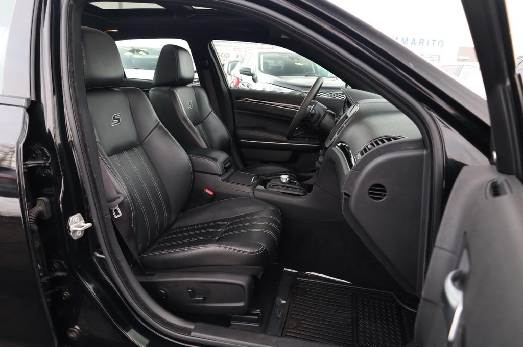 Chrysler 300 Vehicle Image 26