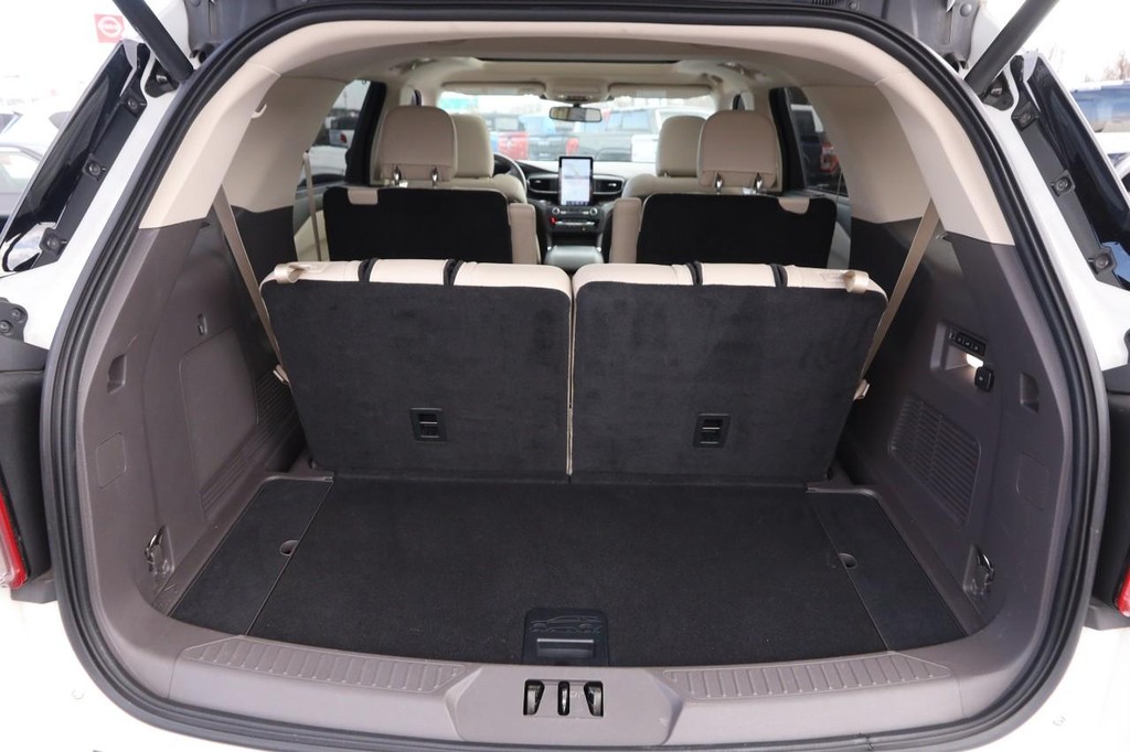 Ford Explorer Vehicle Image 07