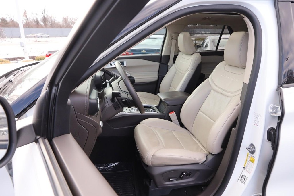 Ford Explorer Vehicle Image 10