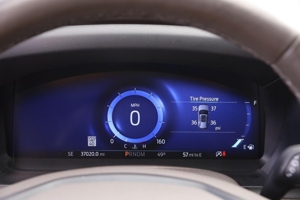 Ford Explorer Vehicle Image 16