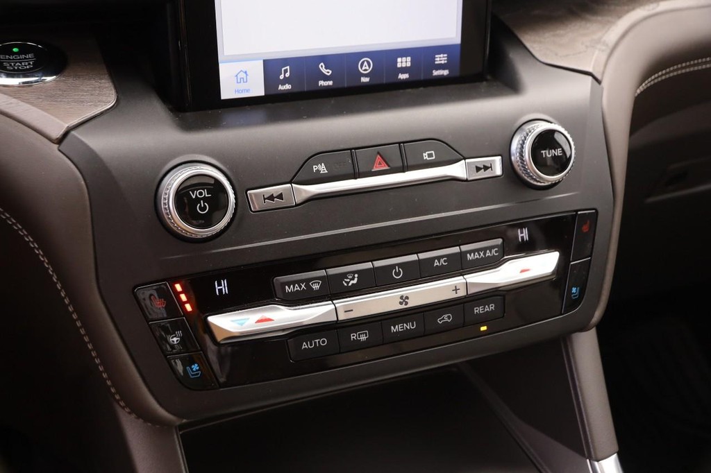 Ford Explorer Vehicle Image 20