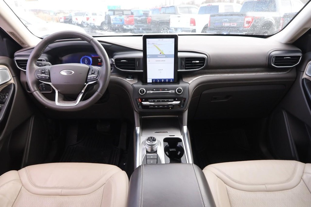 Ford Explorer Vehicle Image 23