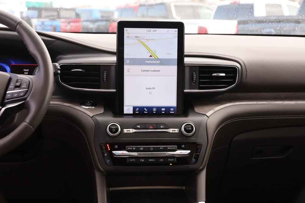 Ford Explorer Vehicle Image 26