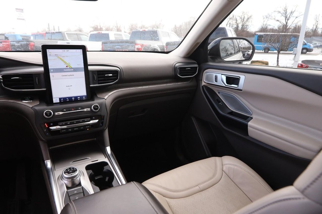 Ford Explorer Vehicle Image 27