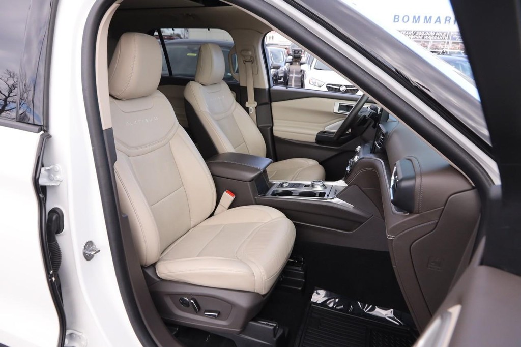 Ford Explorer Vehicle Image 28