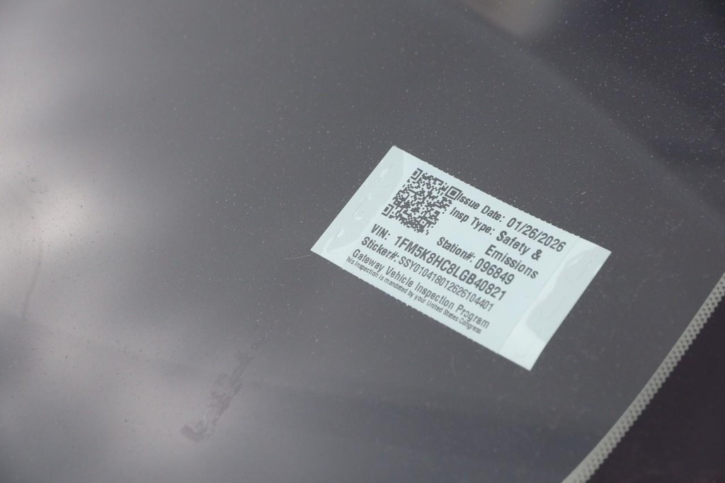 Ford Explorer Vehicle Image 31