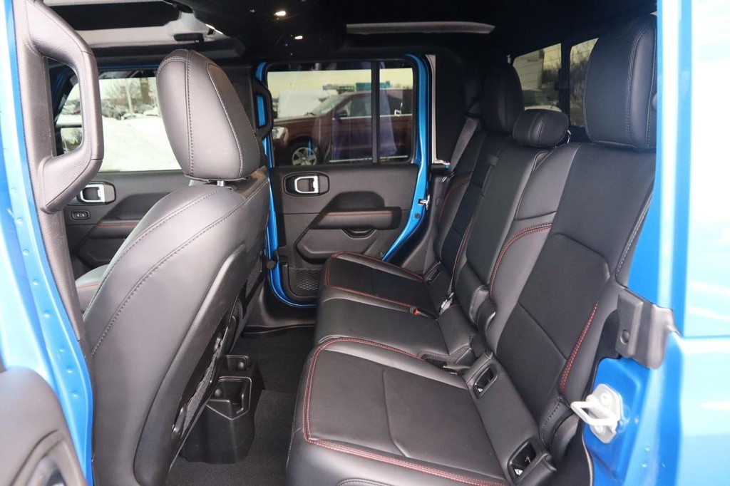 Jeep Gladiator Vehicle Image 09