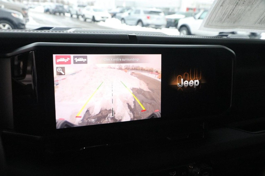 Jeep Gladiator Vehicle Image 16