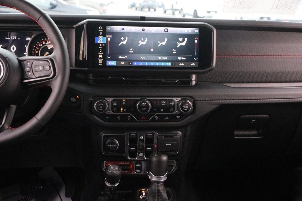 Jeep Gladiator Vehicle Image 24