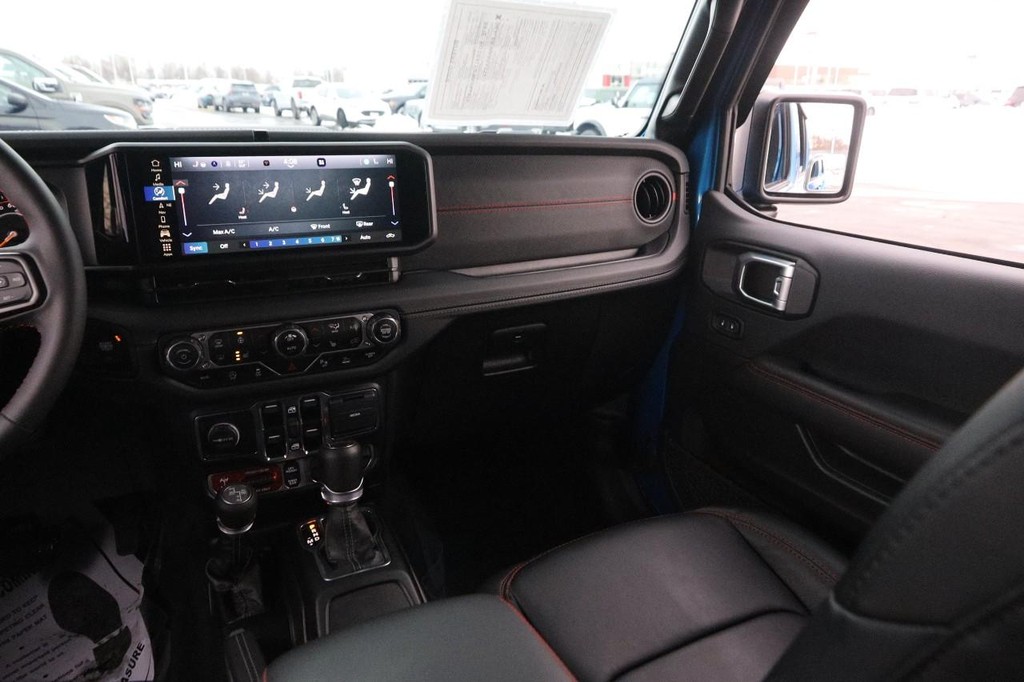 Jeep Gladiator Vehicle Image 25