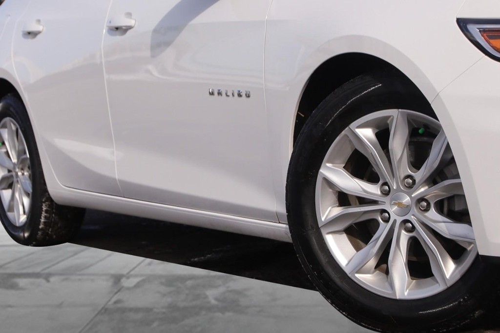 Chevrolet Malibu Vehicle Image 03