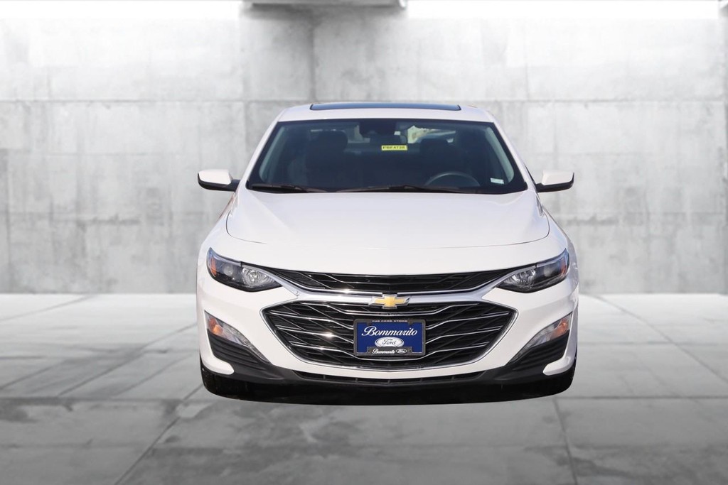 Chevrolet Malibu Vehicle Image 04