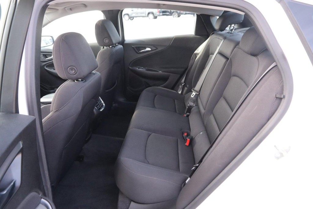 Chevrolet Malibu Vehicle Image 10