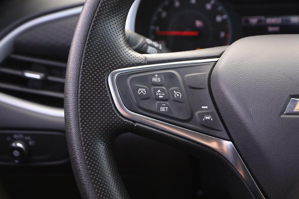 Chevrolet Malibu Vehicle Image 12