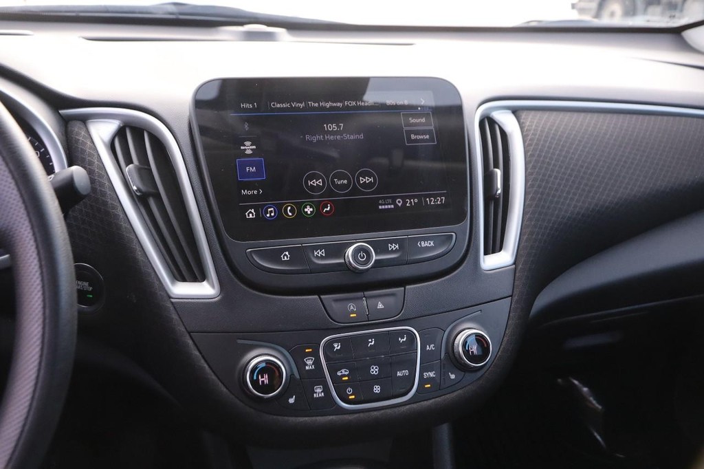 Chevrolet Malibu Vehicle Image 16