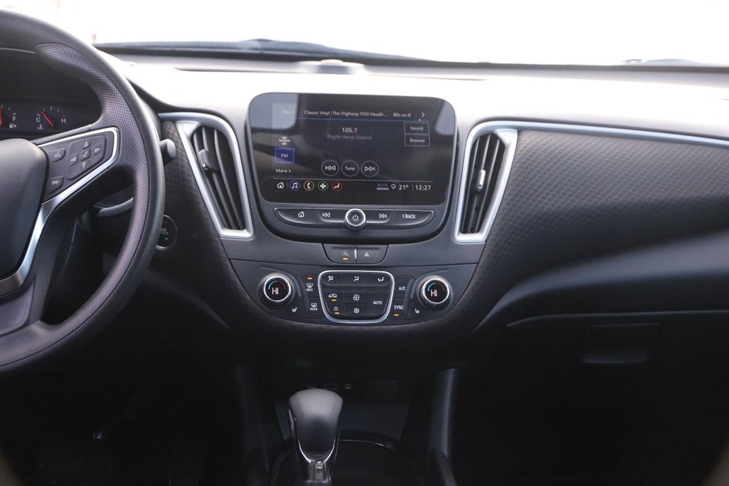 Chevrolet Malibu Vehicle Image 23