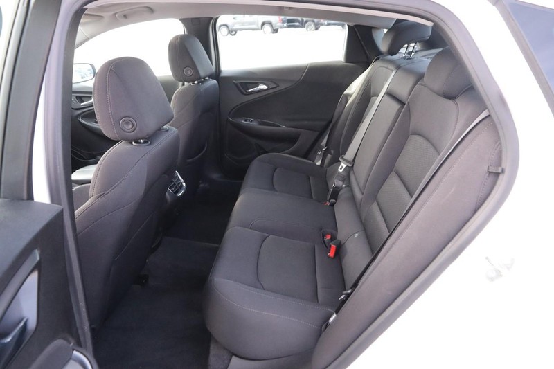 Chevrolet Malibu Vehicle Image 10