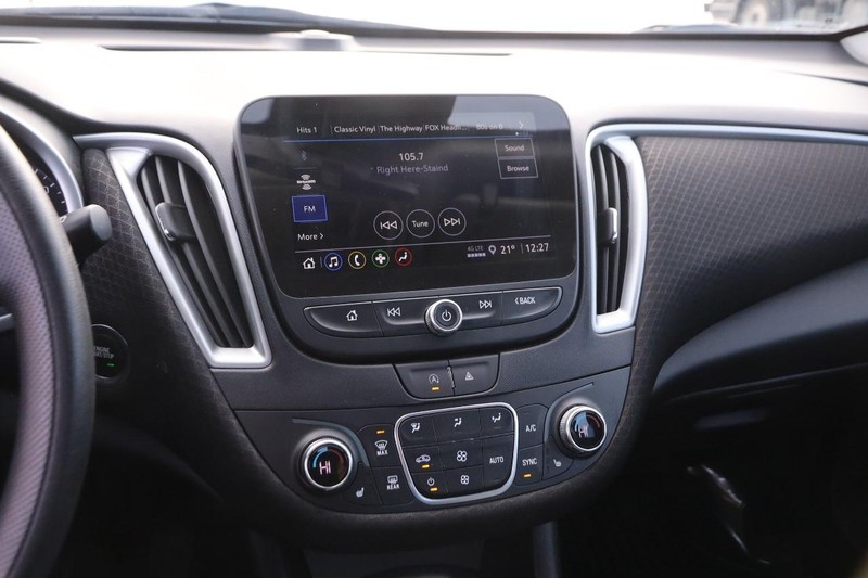 Chevrolet Malibu Vehicle Image 16