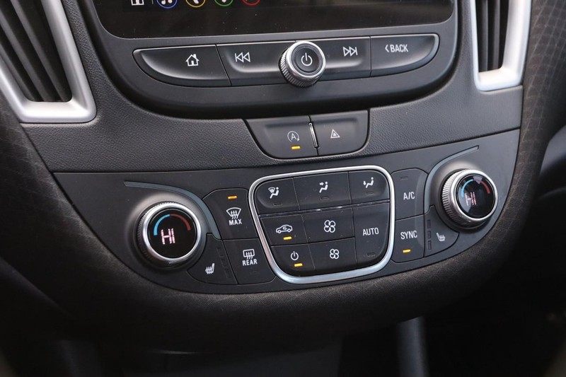 Chevrolet Malibu Vehicle Image 18