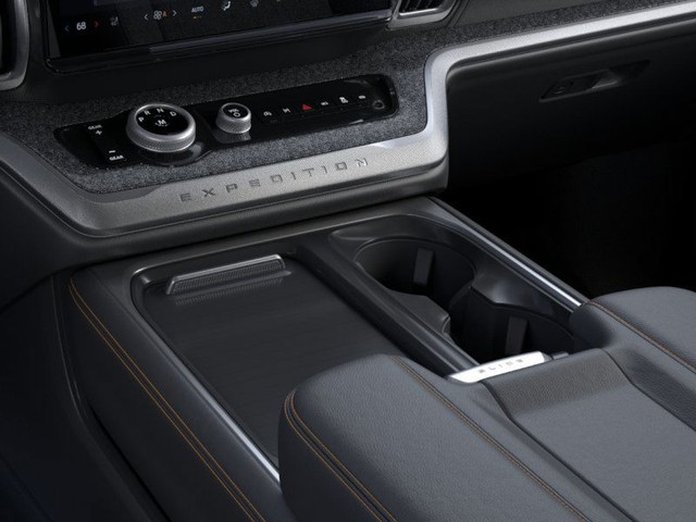 Ford Expedition Vehicle Image 13