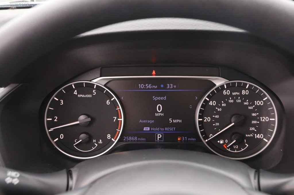 Nissan Altima Vehicle Image 13