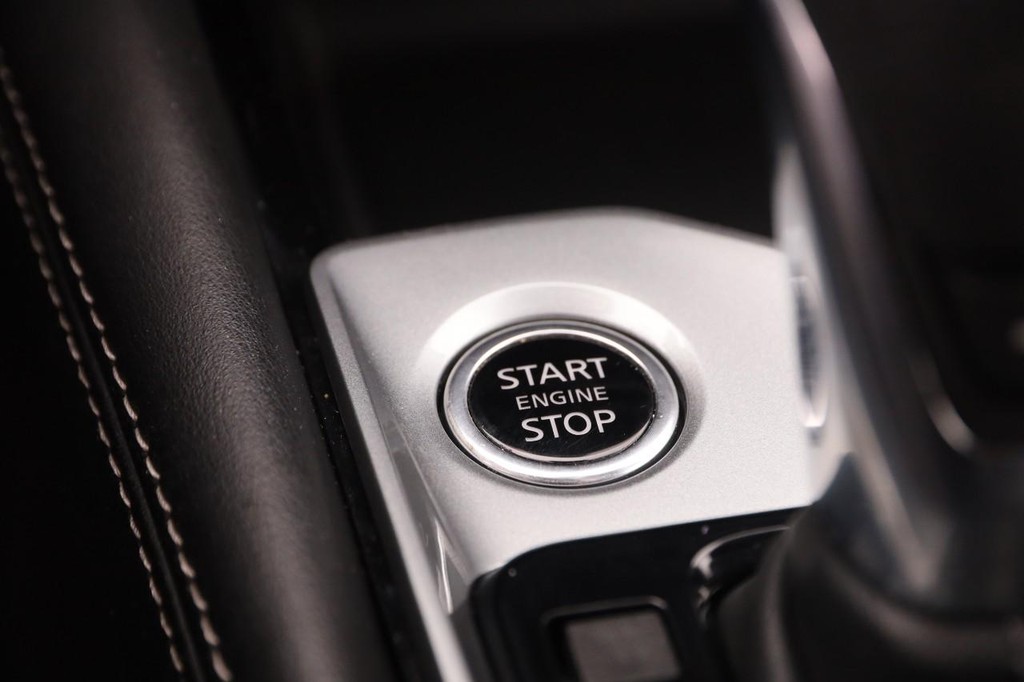 Nissan Altima Vehicle Image 14