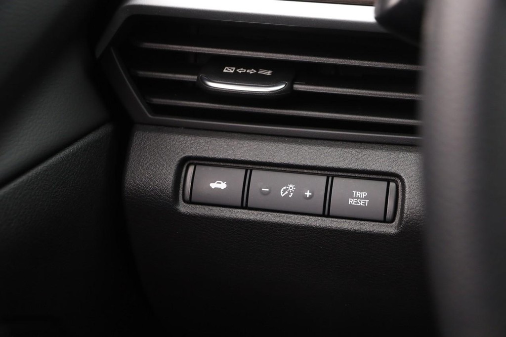 Nissan Altima Vehicle Image 18